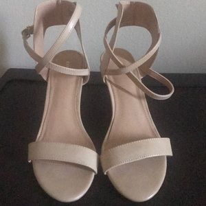 Nude wedges